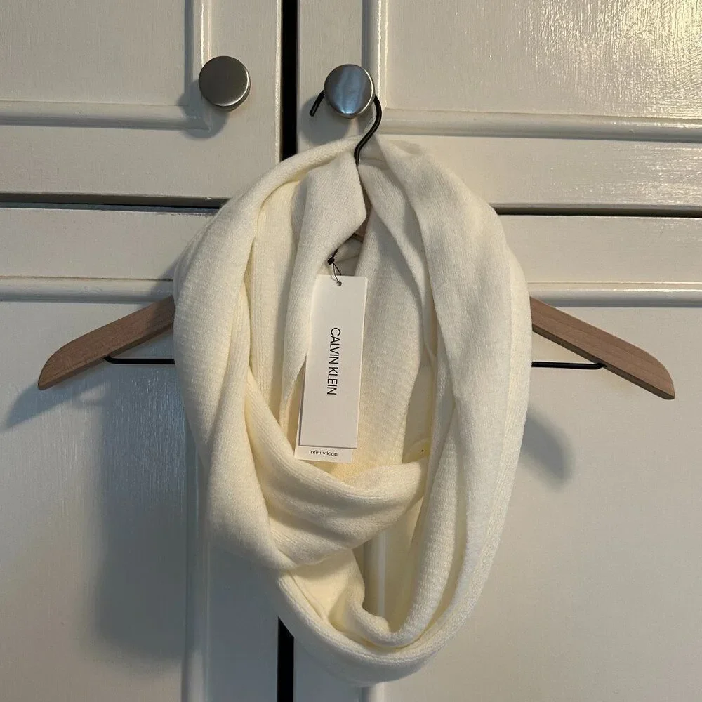 NWT Calvin Klein Infinity Scarf